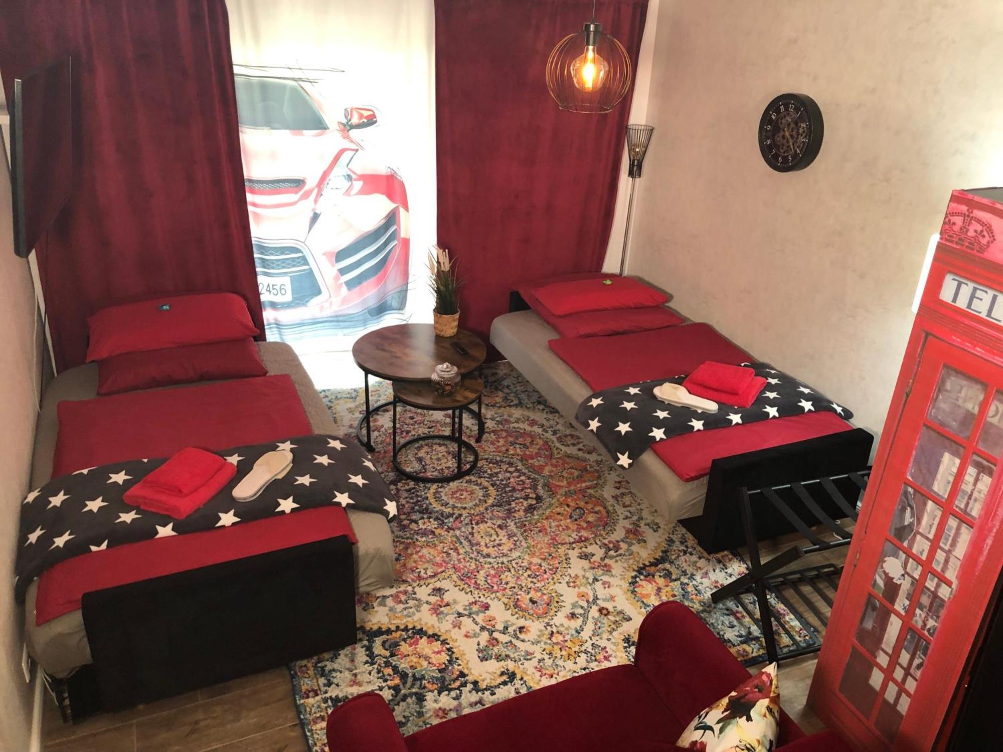 Stylisches Maybach Appartement Mit Terrasse Fuer 5 Personen, 5 Betten, Grosse Kochinsel, Homeoffice Mit 250Mbit Wlan Aidlingen Bagian luar foto