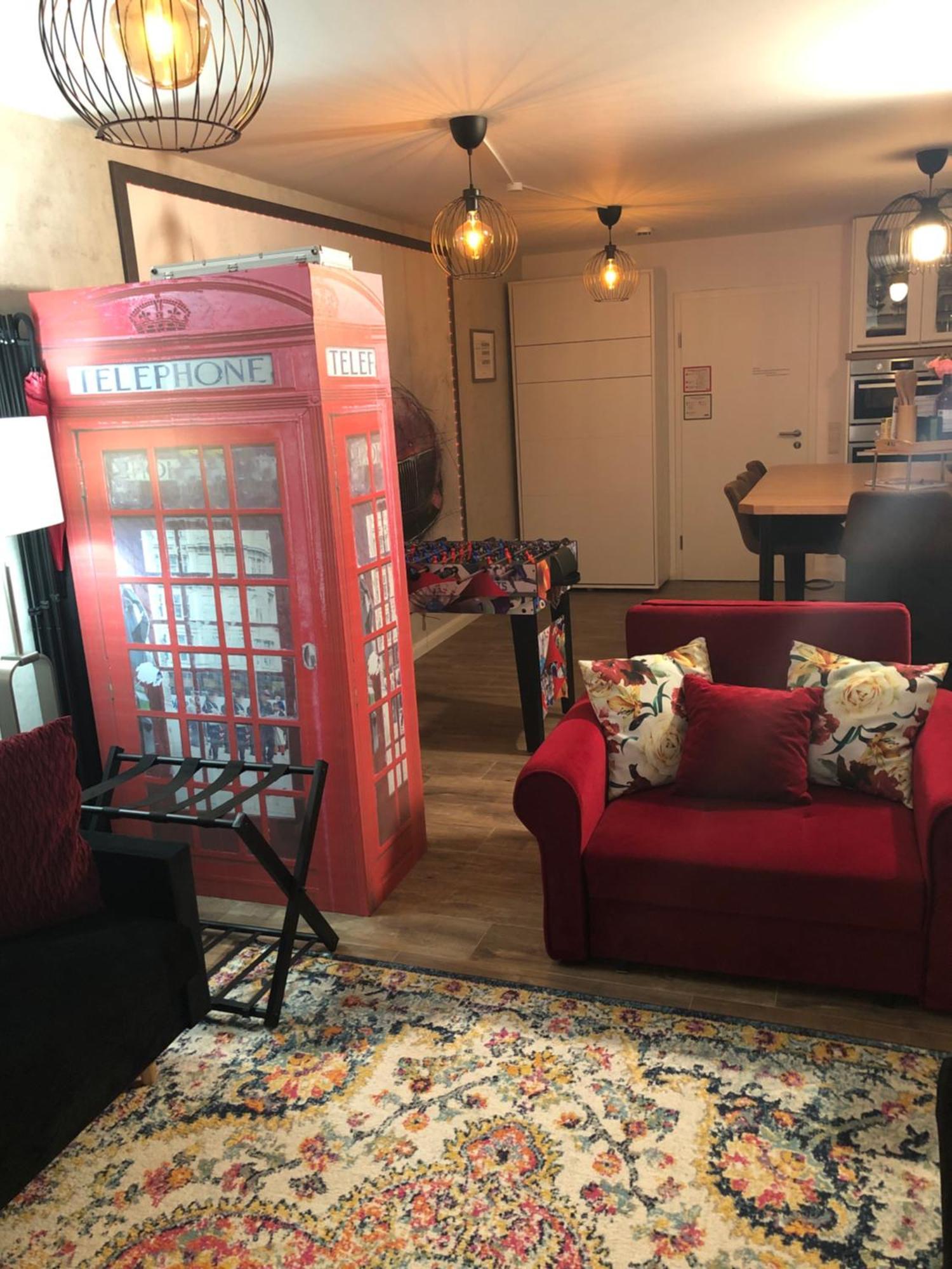 Stylisches Maybach Appartement Mit Terrasse Fuer 5 Personen, 5 Betten, Grosse Kochinsel, Homeoffice Mit 250Mbit Wlan Aidlingen Bagian luar foto